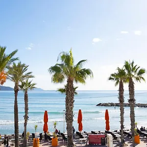 - A Deux Pas De L'eau Aparthotel La Ciotat