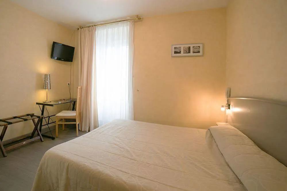 Hotel Beau Rivage Le Vivier-sur-Mer 3*,